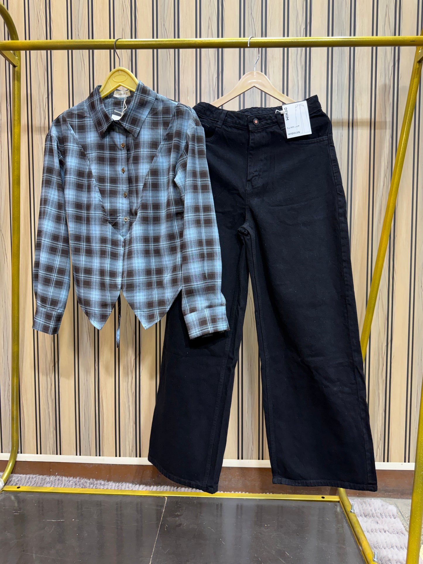 Viral Fitted Check Shirts With Jeans Combo