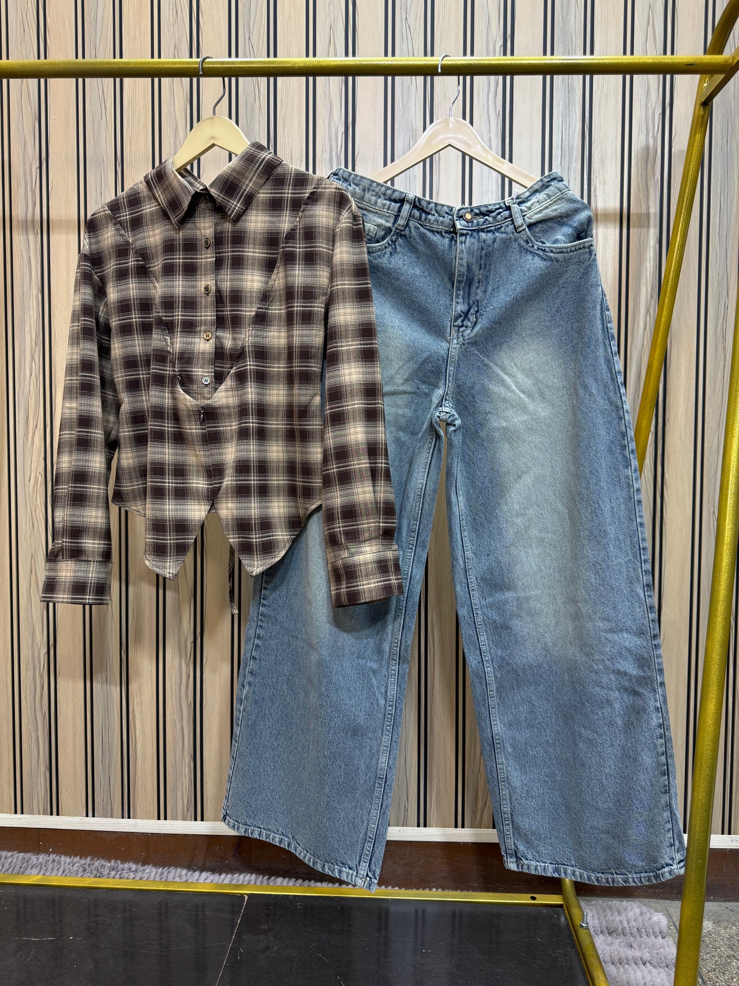 Viral Fitted Check Shirts With Jeans Combo