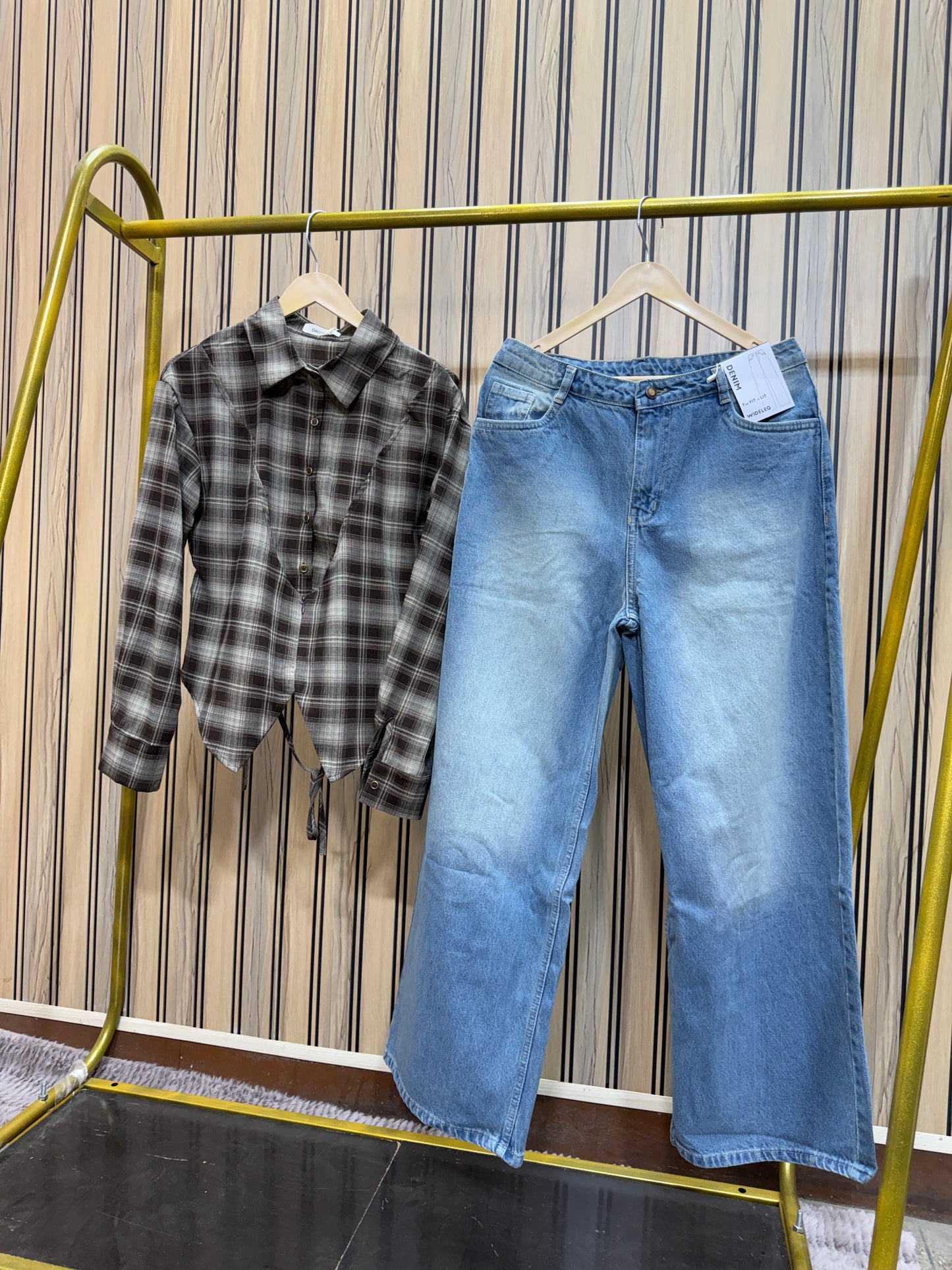 Viral Fitted Check Shirts With Jeans Combo