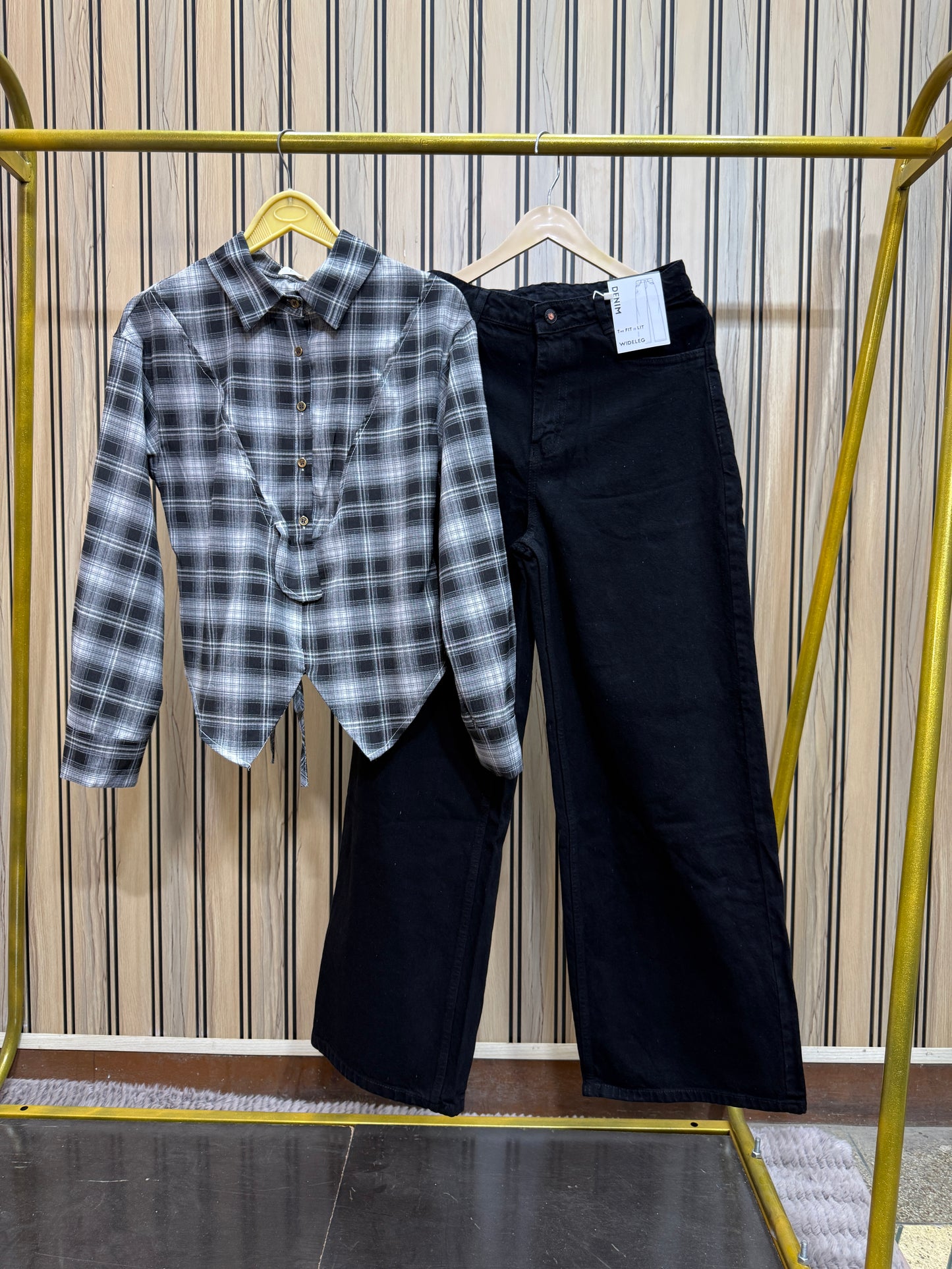 Viral Fitted Check Shirts With Jeans Combo